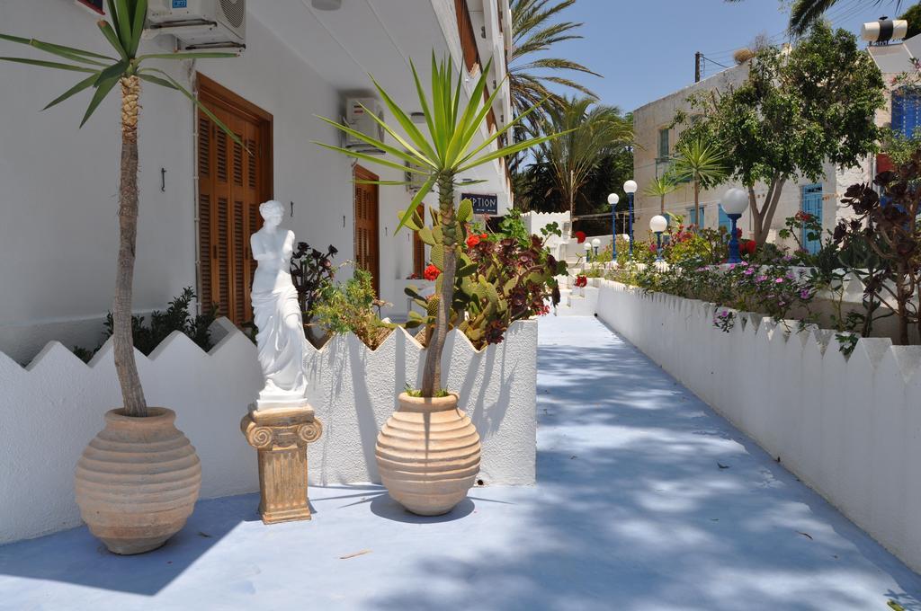 Aphrodite Of Milos Adamantas  Exterior photo